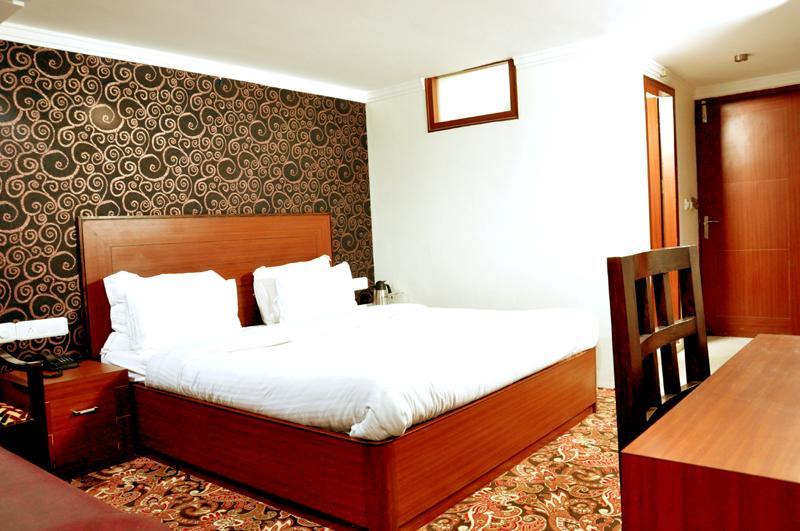 Hotel Trinetar Resorts Batoti Dış mekan fotoğraf